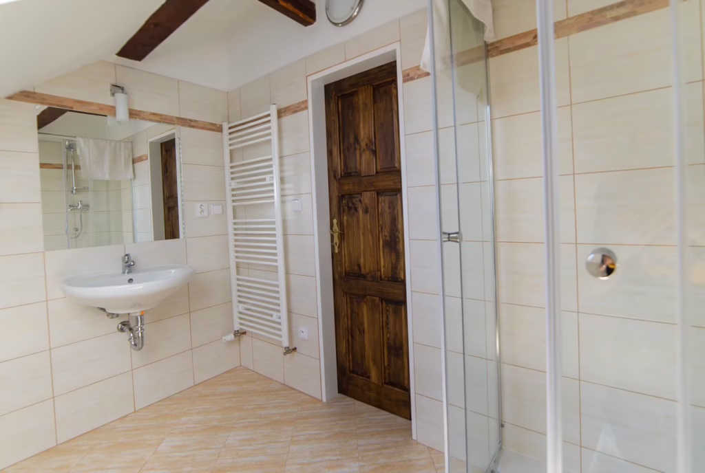 Apartmán za komínem sprchový kout